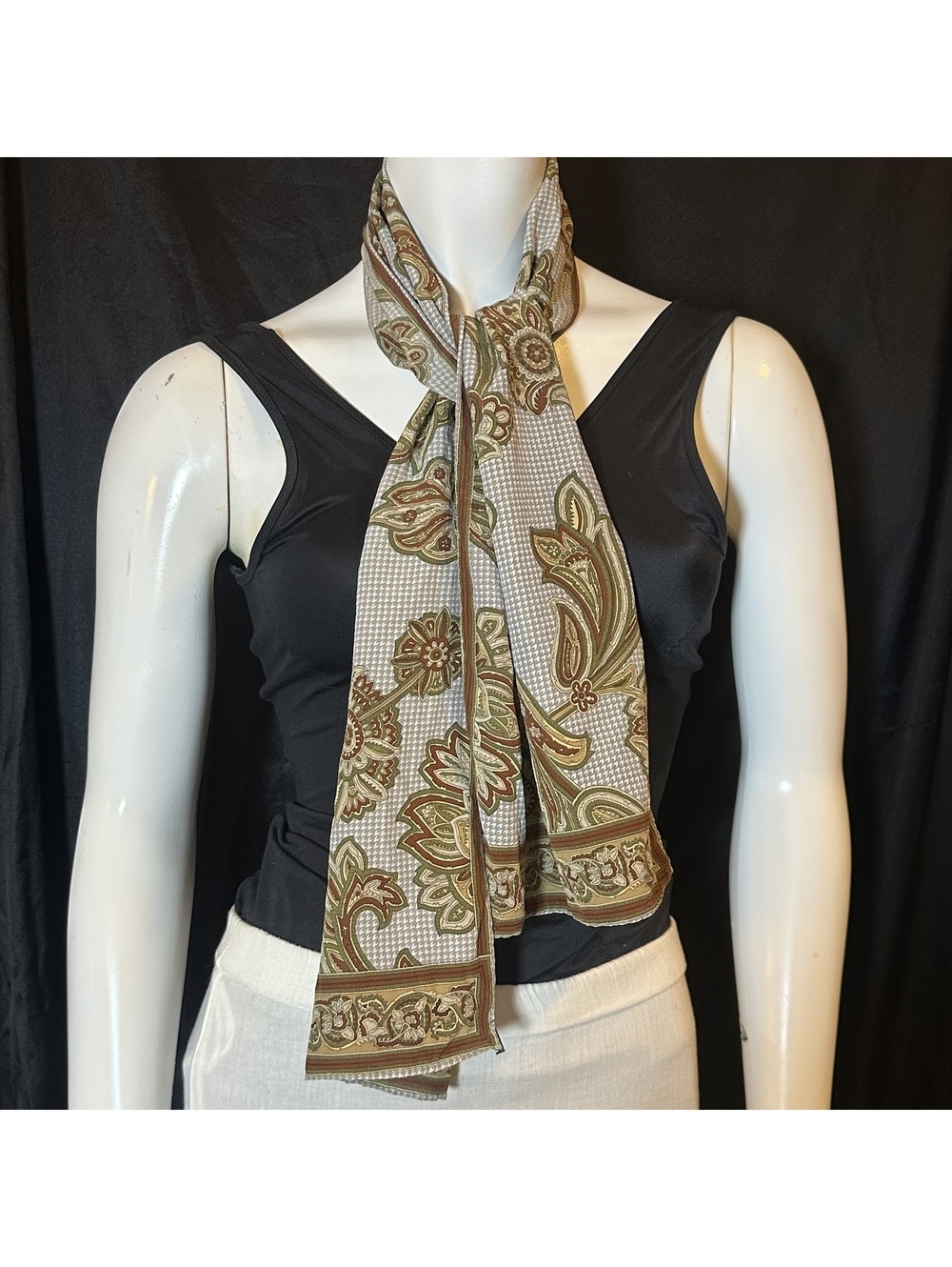 Vintage Elegant Floral Pattern Lightweight Scarf in Neutral Tones
